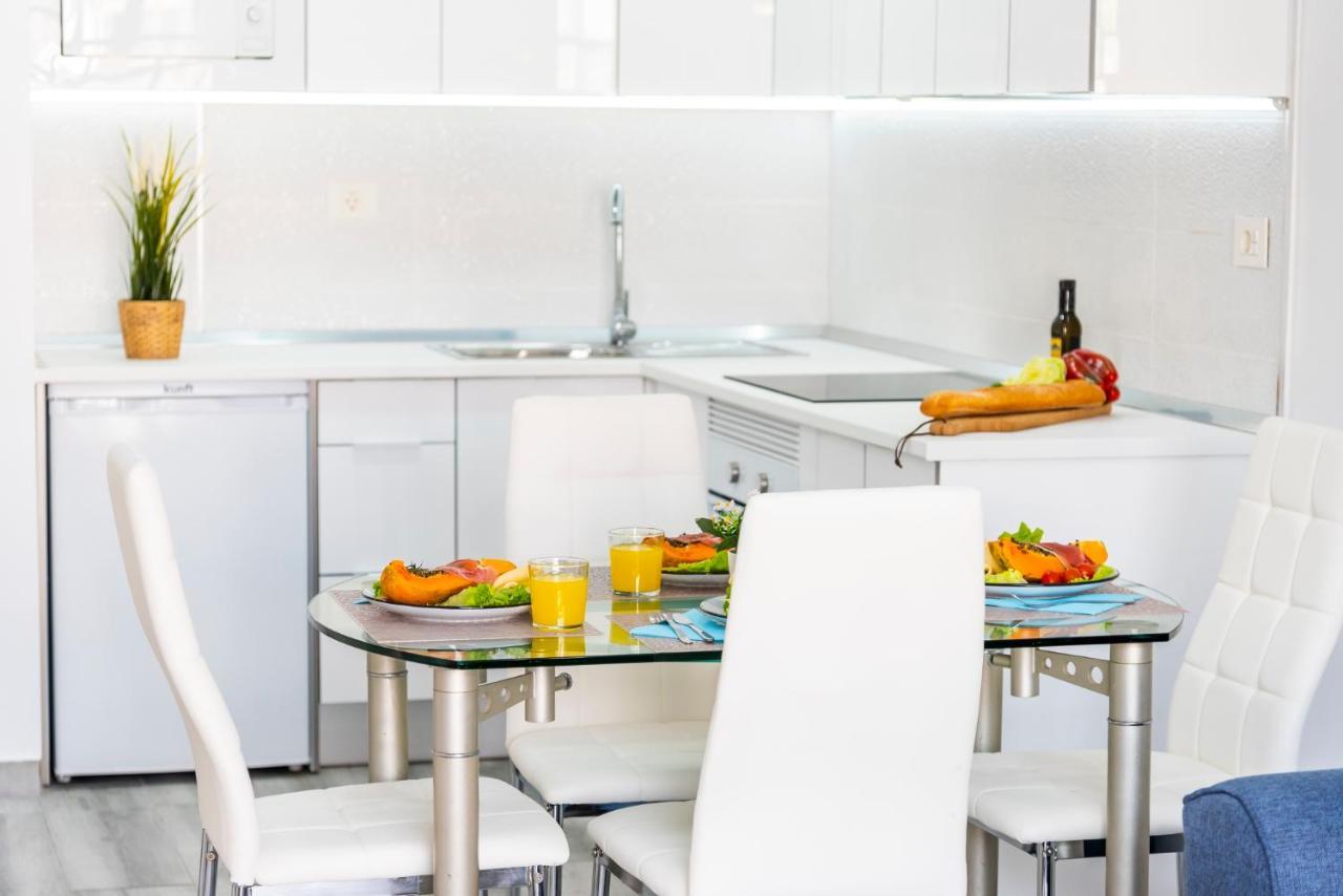 Sunshine Smart Home Hi-End Services Av Streaming Arona  Eksteriør billede
